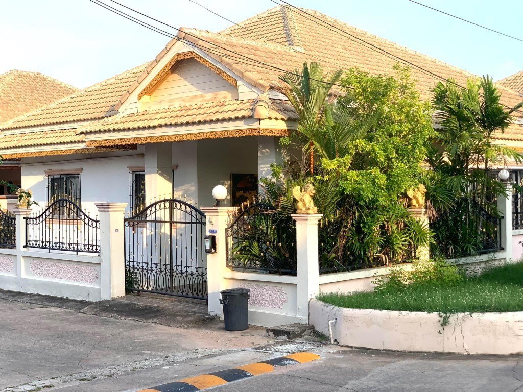 Single house for sale in Royal Park Hill Village in East Pattaya  - House - Pattaya East - Soi Khoa Noi