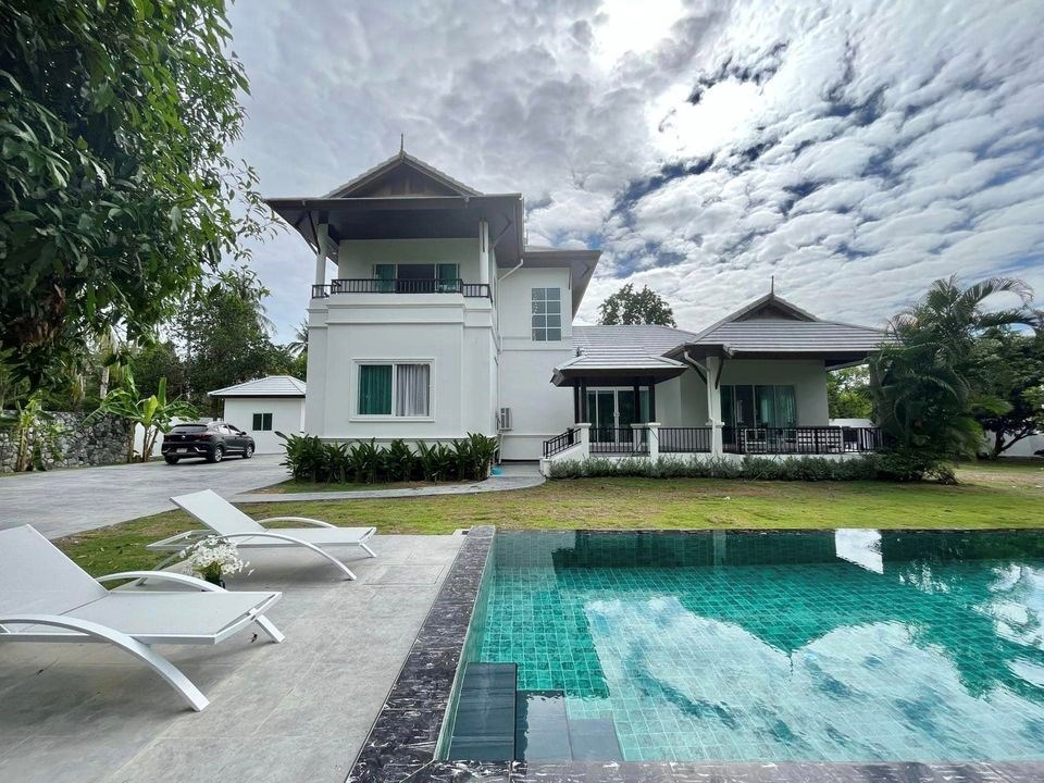 Stunning Pool Villa for sale on 1 Rai Land - House -  - Huai yai