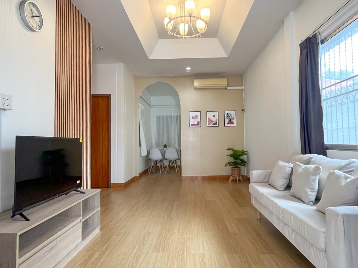 ขายบ้านพร้อมอยู่รีโนเวทใหม่ - บ้าน - East Pattaya - 