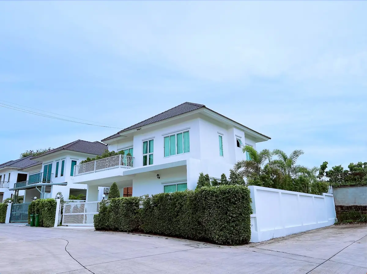 เช่าและขายบ้านเดี่ยวสวยโซนทุ่งกลมฯ - บ้าน -  - 