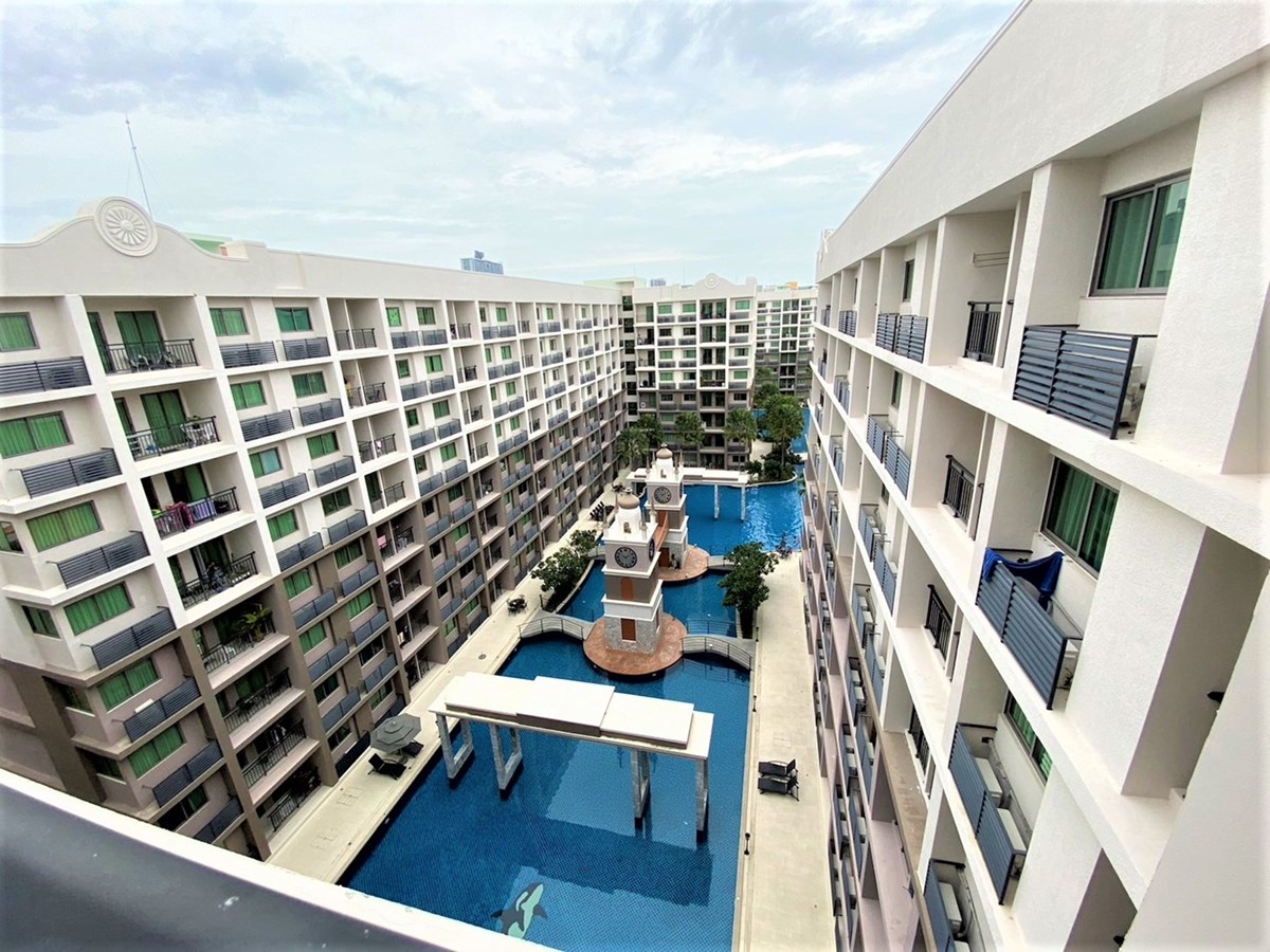 ห้องสวยให้เช่าพร้อมวิวสระว่ายน้ำ - คอนโด - Central Pattaya - 