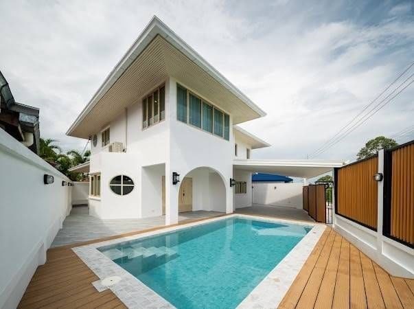 ขายบ้านสวยตกแต่งสไตล์มินิมอลพร้อมสระ - บ้าน - Jomtien - 